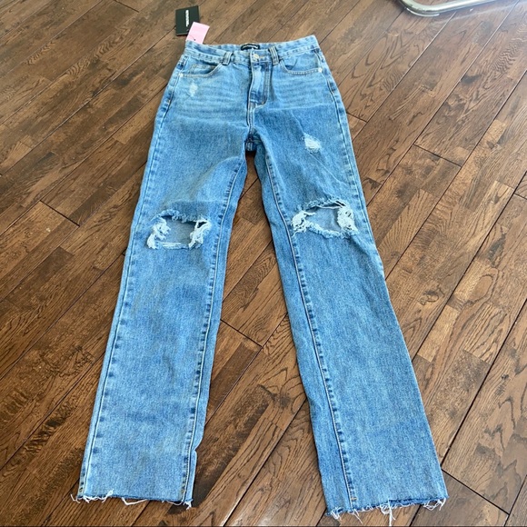 Brand new jeans. To small on me